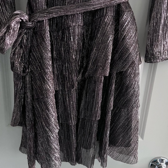 Express- Shimmer party dress - Picture 2 of 5